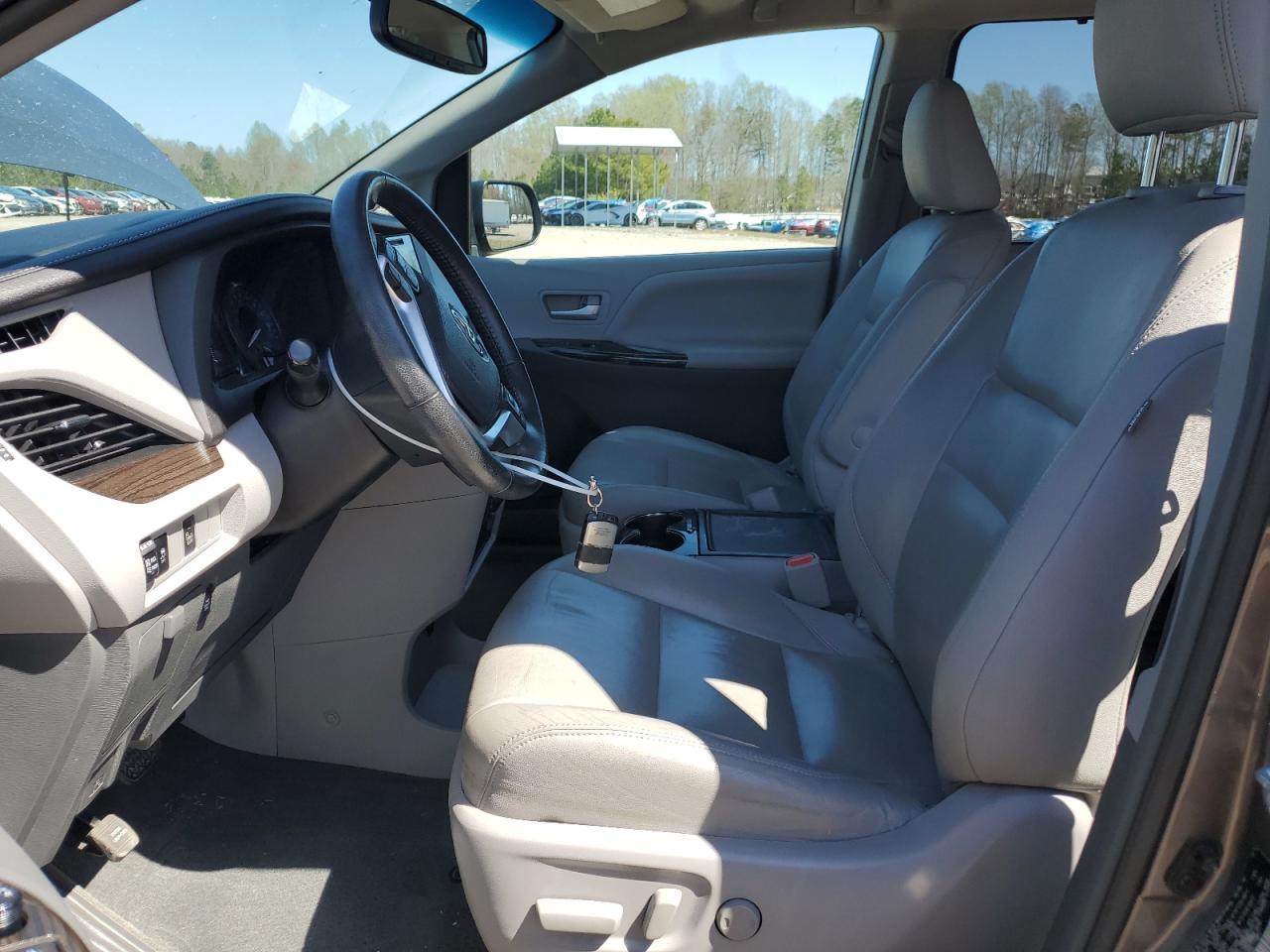 2015 TOYOTA SIENNA XLE - Фото 7