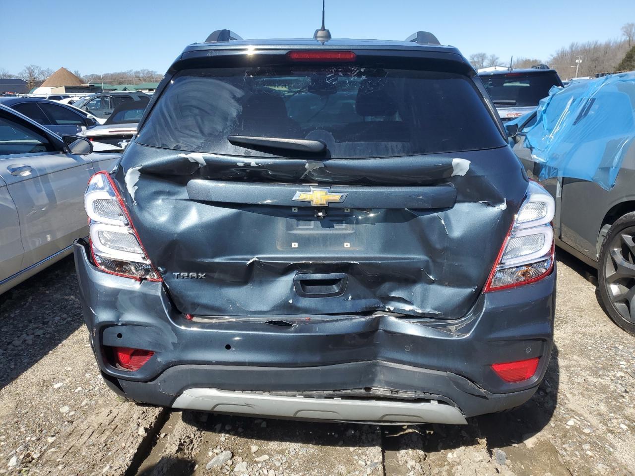 2021 CHEVROLET TRAX 1LT - Image 6