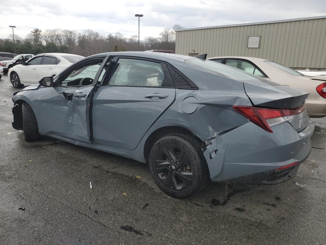 2023 HYUNDAI ELANTRA SE - Фото 2