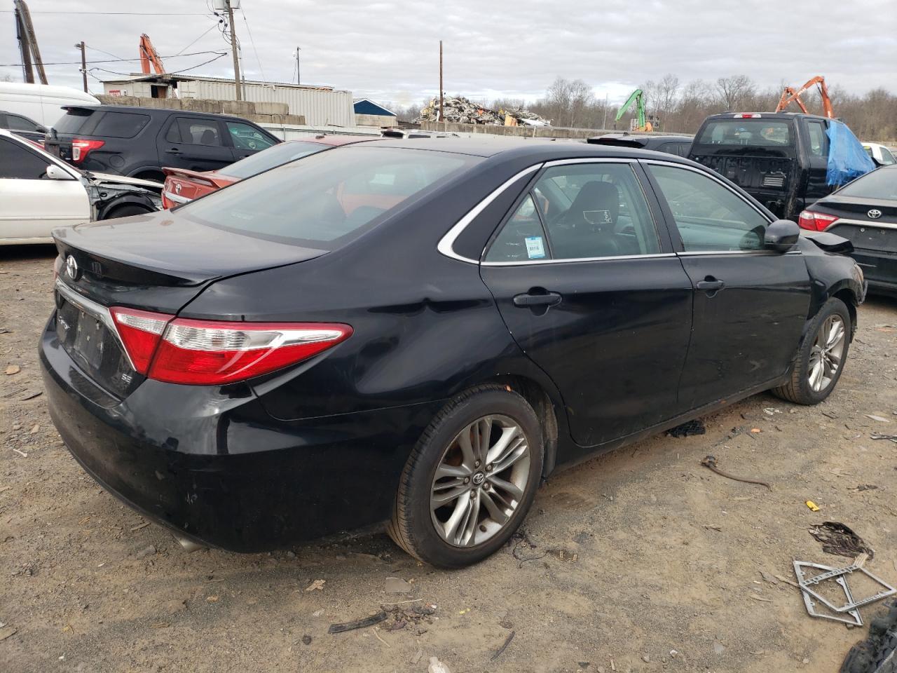 2017 TOYOTA CAMRY LE - Image 3