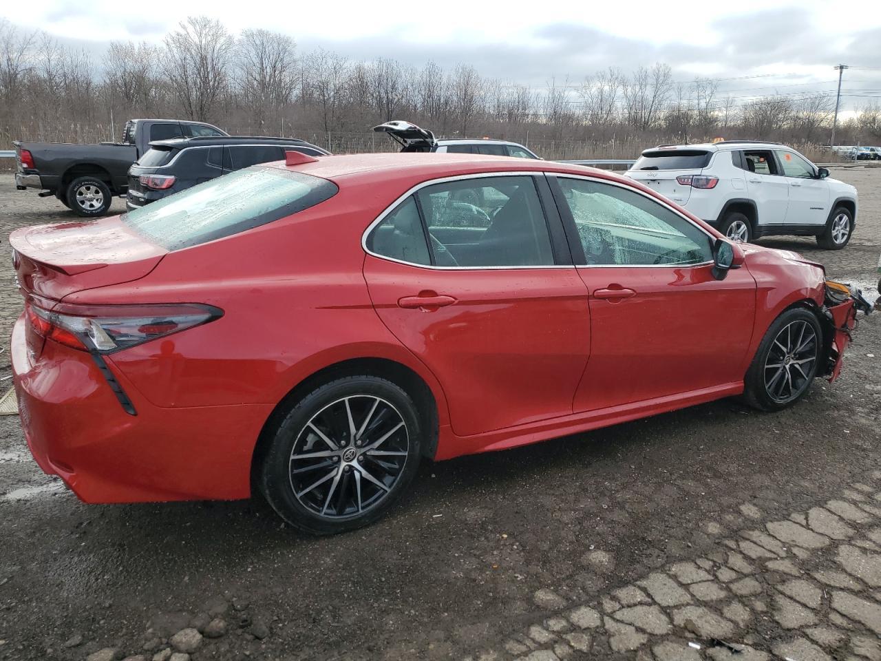 2021 TOYOTA CAMRY SE - Image 3