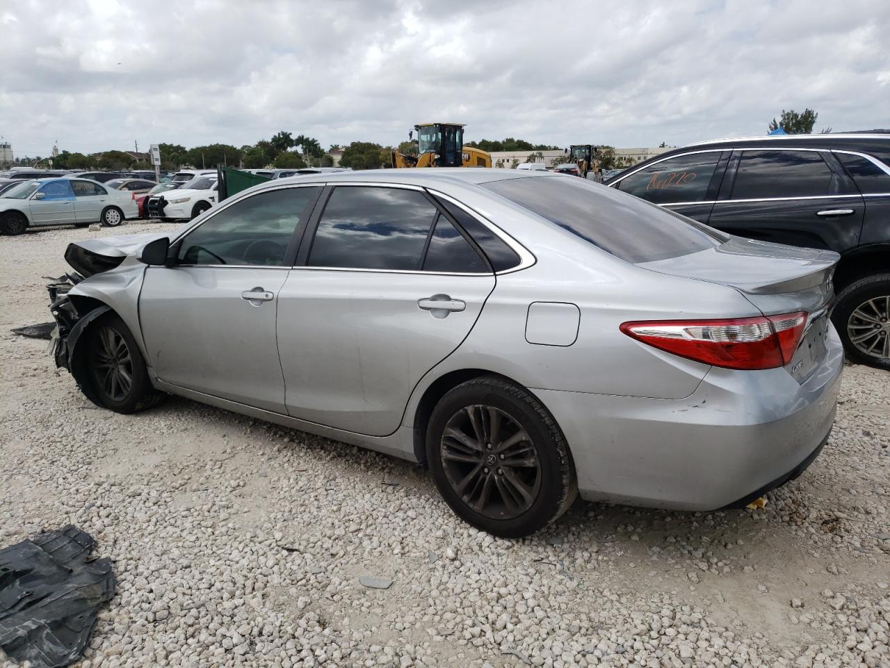2017 TOYOTA CAMRY LE - Фото 2