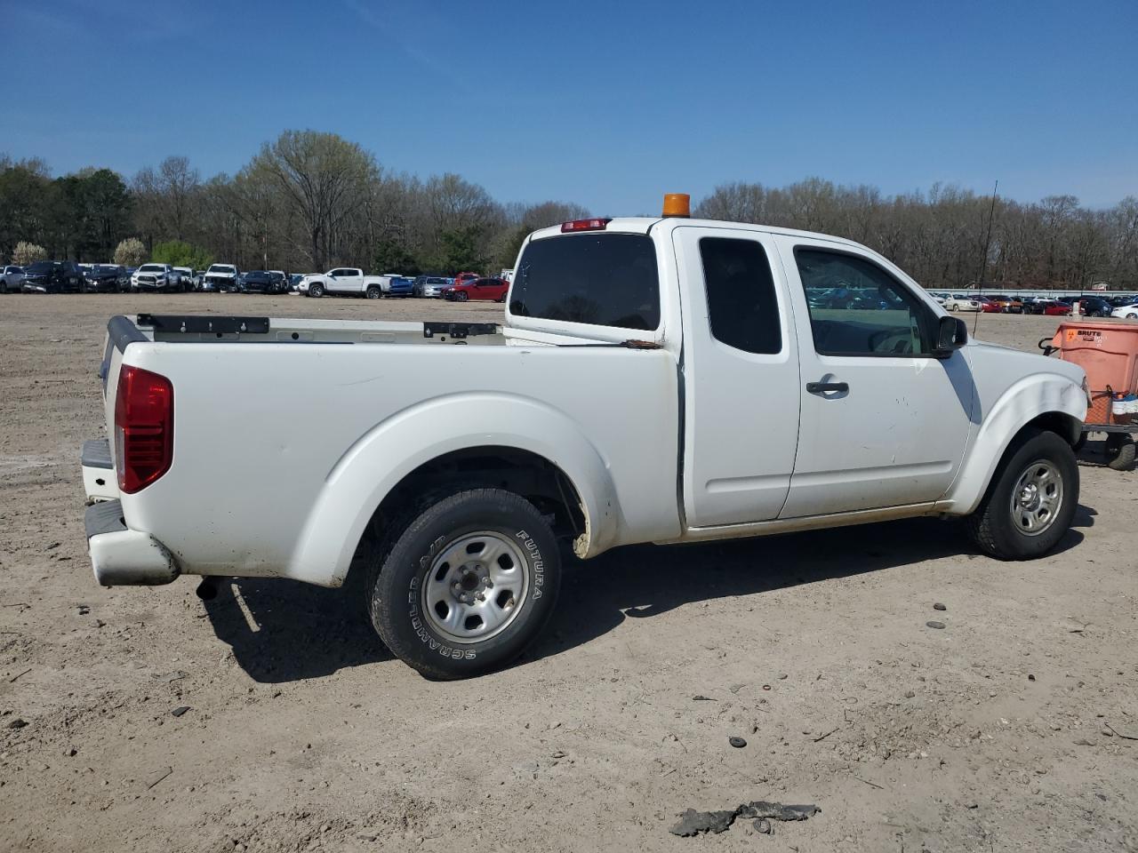 2017 NISSAN FRONTIER S - Image 3