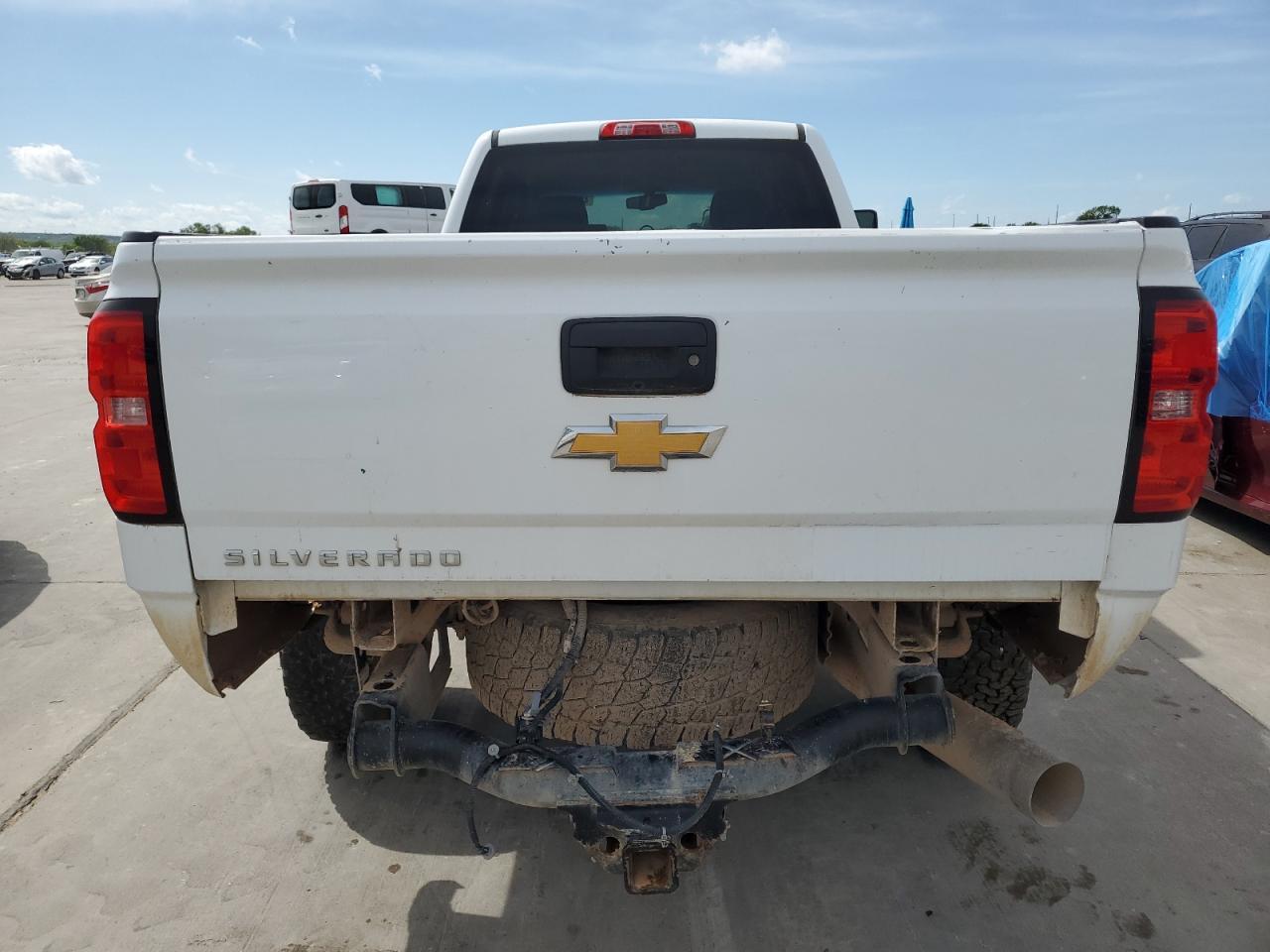 2017 CHEVROLET SILVERADO - Image 6