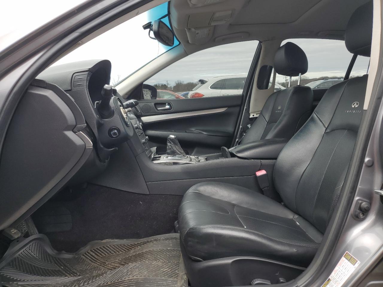 2012 INFINITI G37 - Image 7