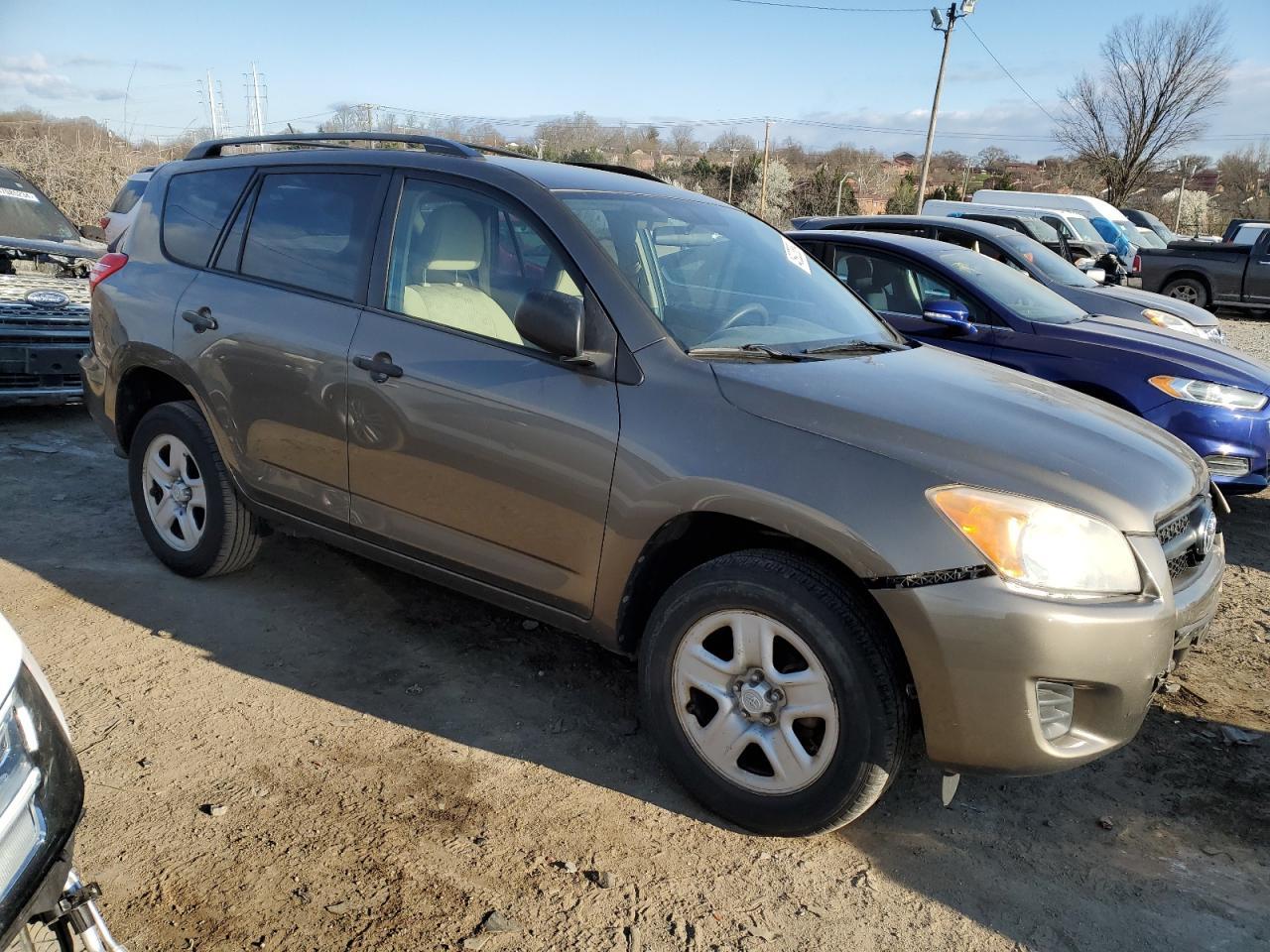 2011 TOYOTA RAV4 - Фото 4