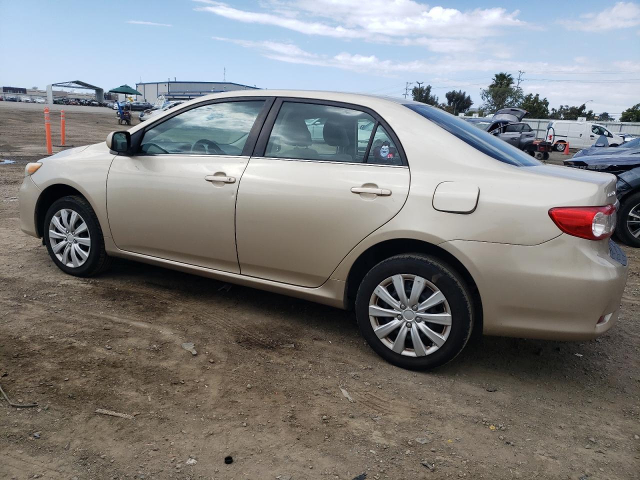 2013 TOYOTA COROLLA BA - Image 2