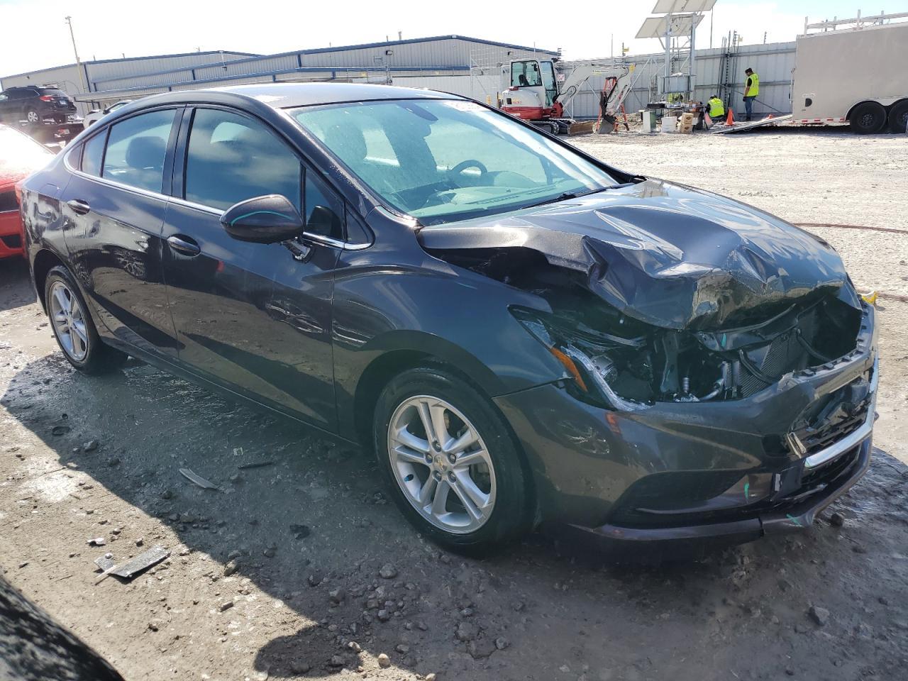 2017 CHEVROLET CRUZE LT - Image 4