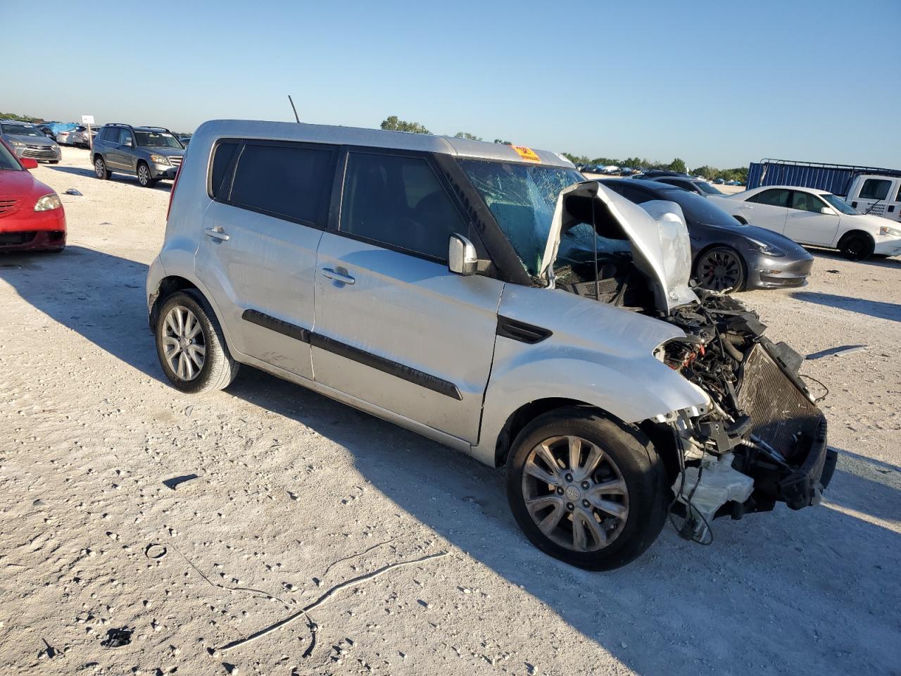 2013 KIA SOUL + - Image 4