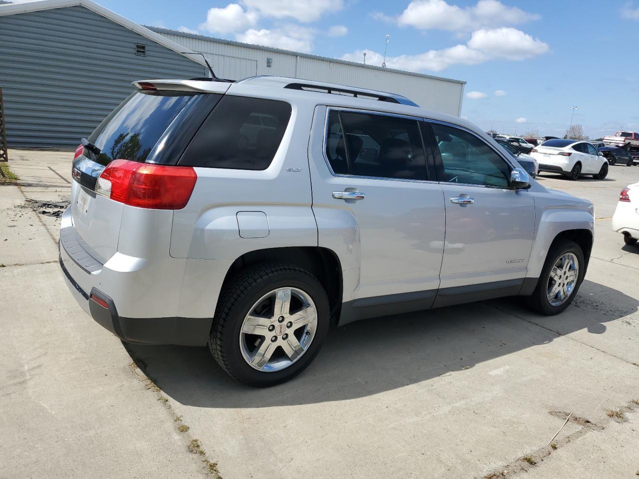 2012 GMC TERRAIN SL - Image 3