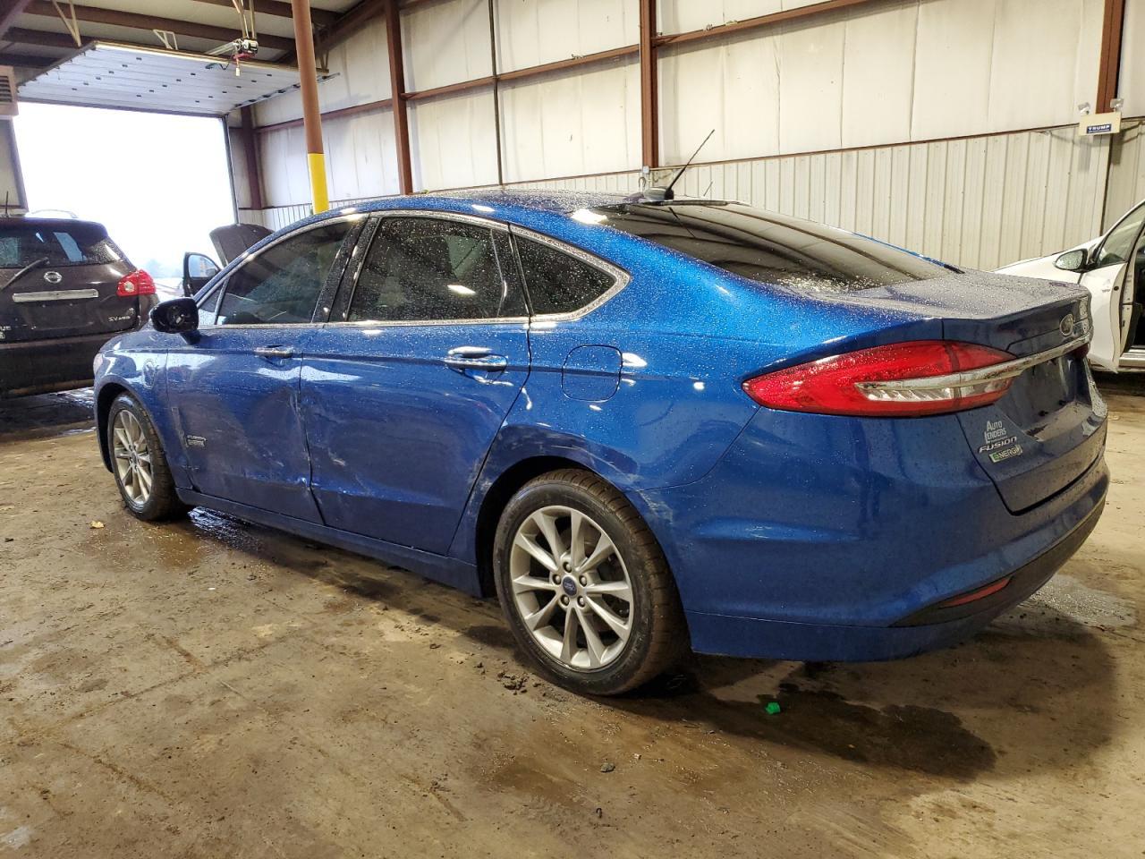 2017 FORD FUSION SE - Image 2