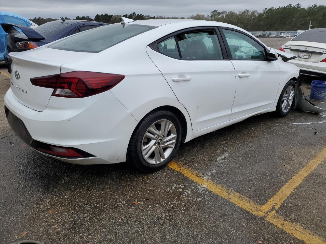 2019 HYUNDAI ELANTRA SE - Фото 3