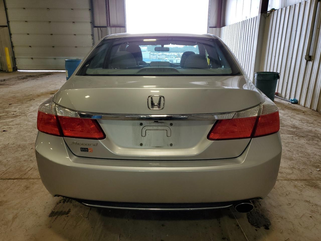 2014 HONDA ACCORD LX - Image 6