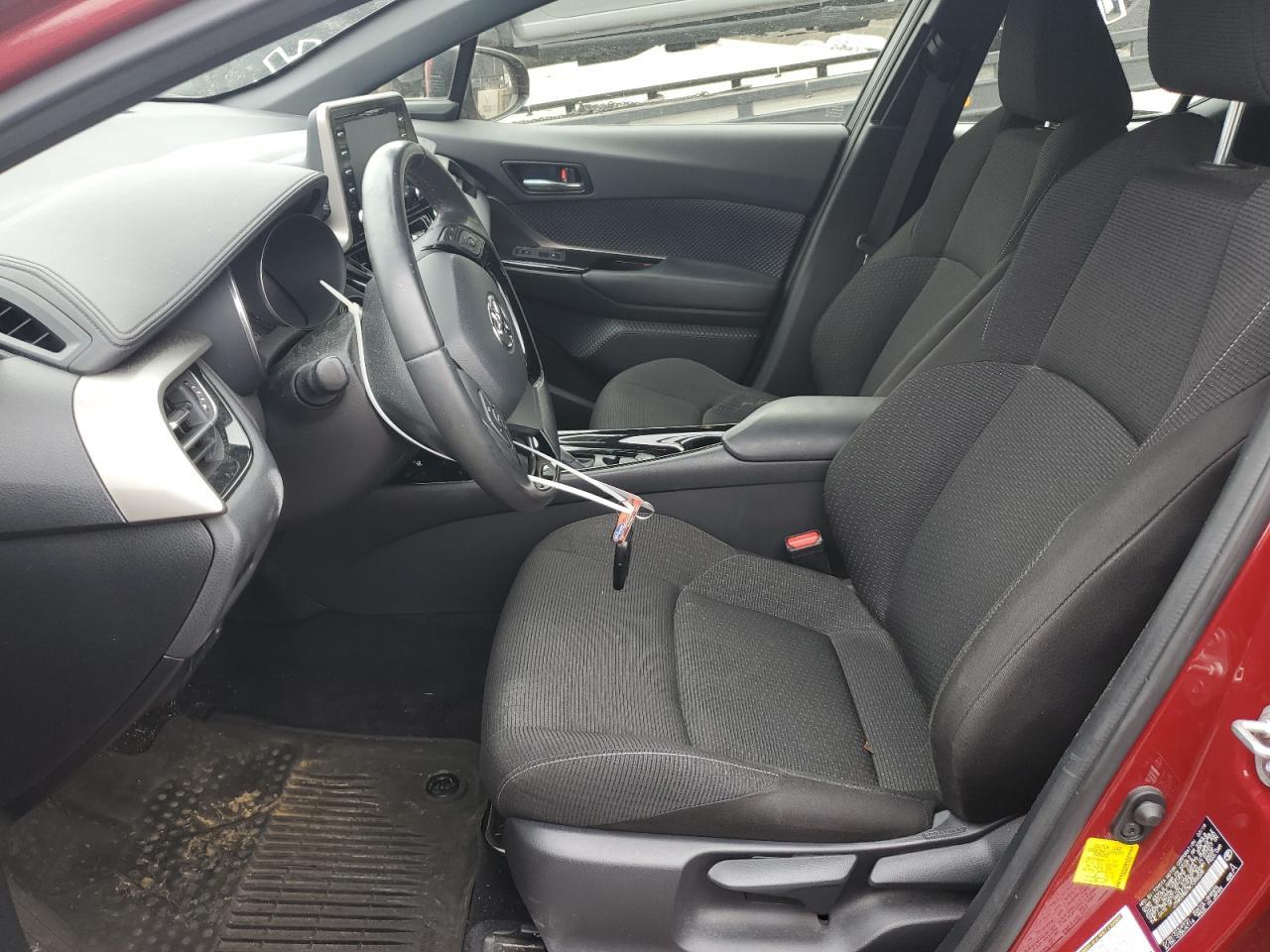 2019 TOYOTA C-HR XLE - Image 7