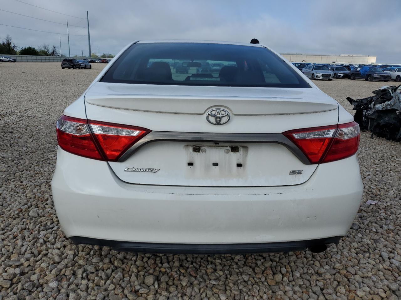 2016 TOYOTA CAMRY LE - Фото 6