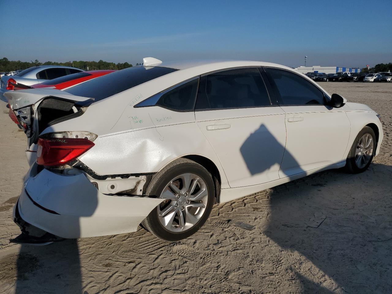 2018 HONDA ACCORD LX - Image 3