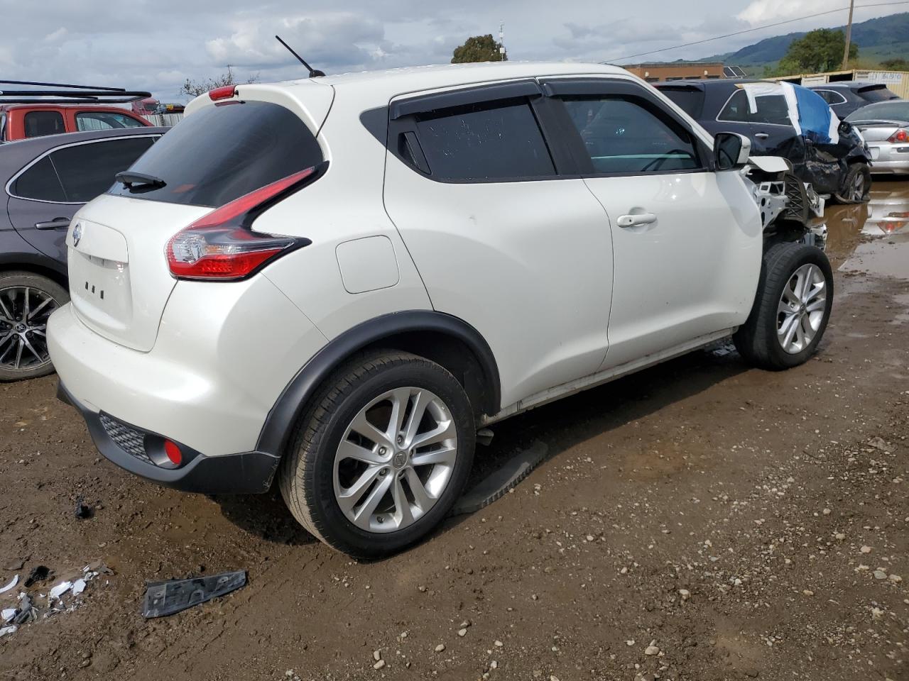 2017 NISSAN JUKE S - Фото 3