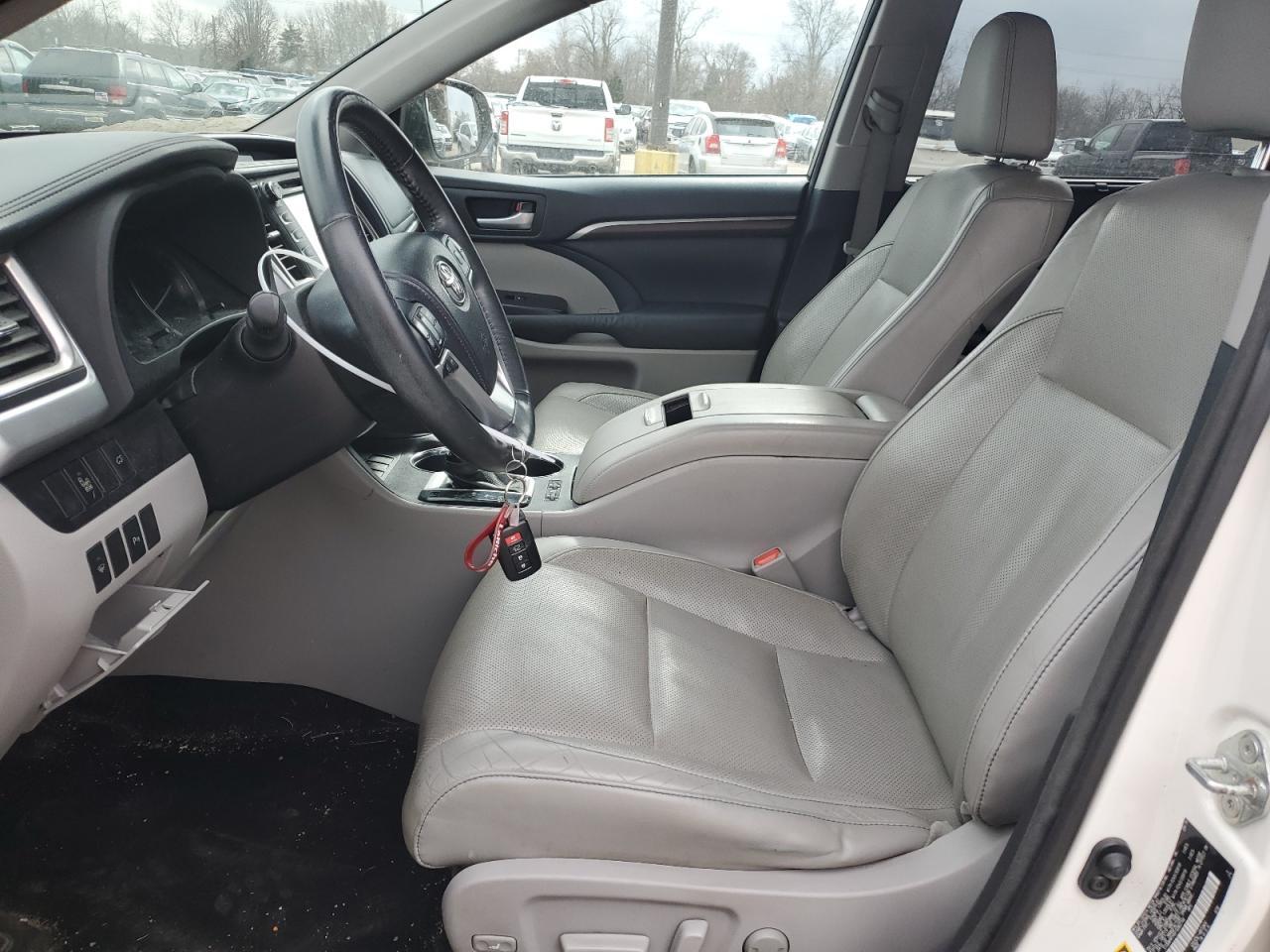 2015 TOYOTA HIGHLANDER - Фото 7