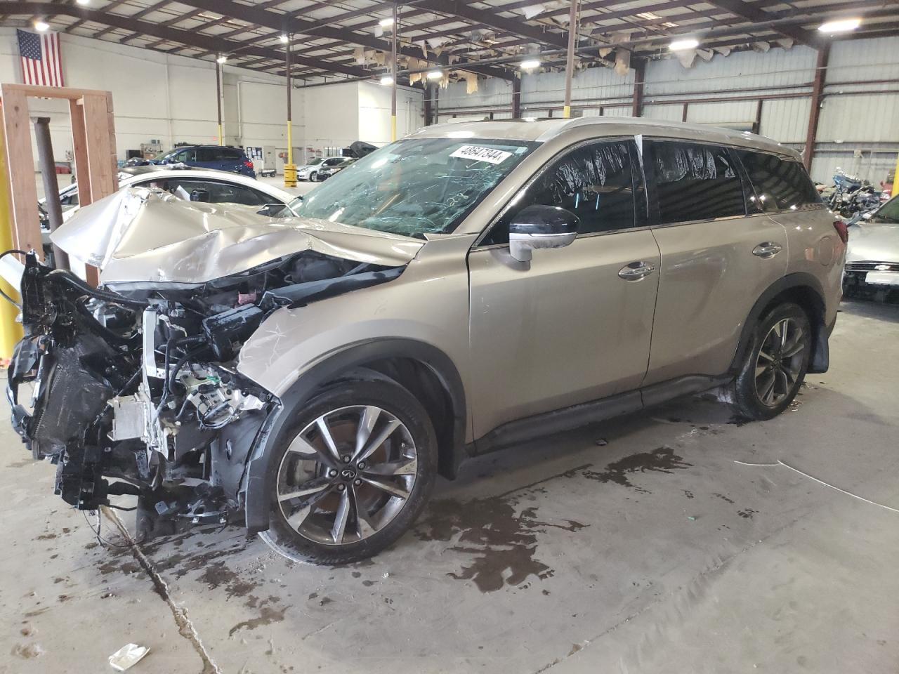 2022 INFINITI QX60 LUXE