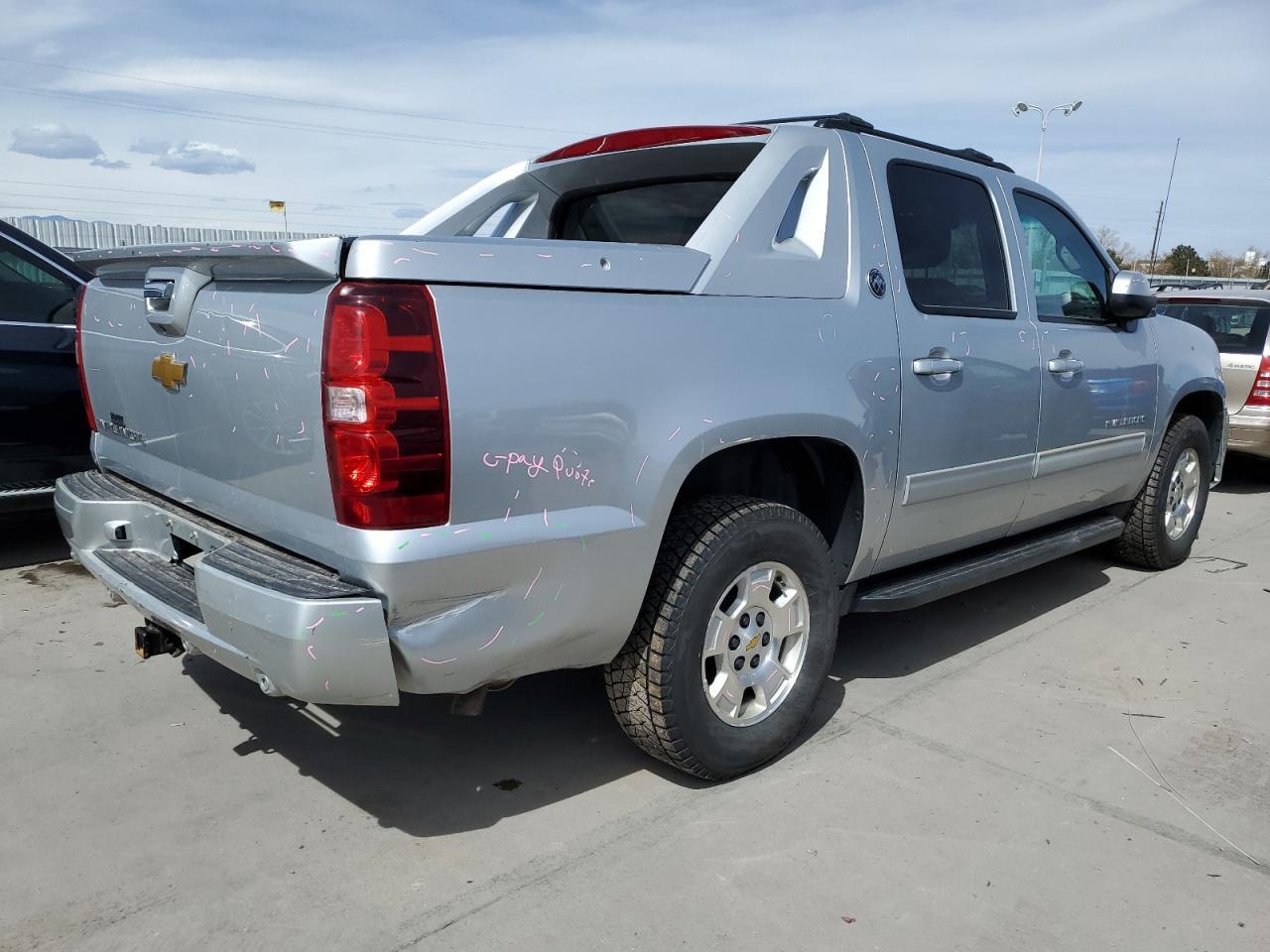 2013 CHEVROLET AVALANCHE - Фото 3