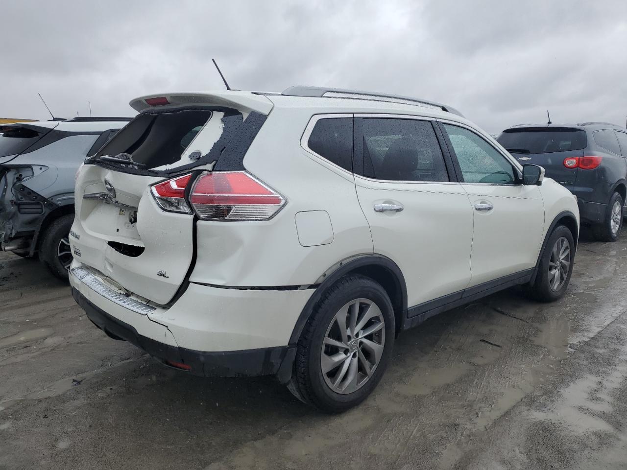 2015 NISSAN ROGUE S - Фото 3