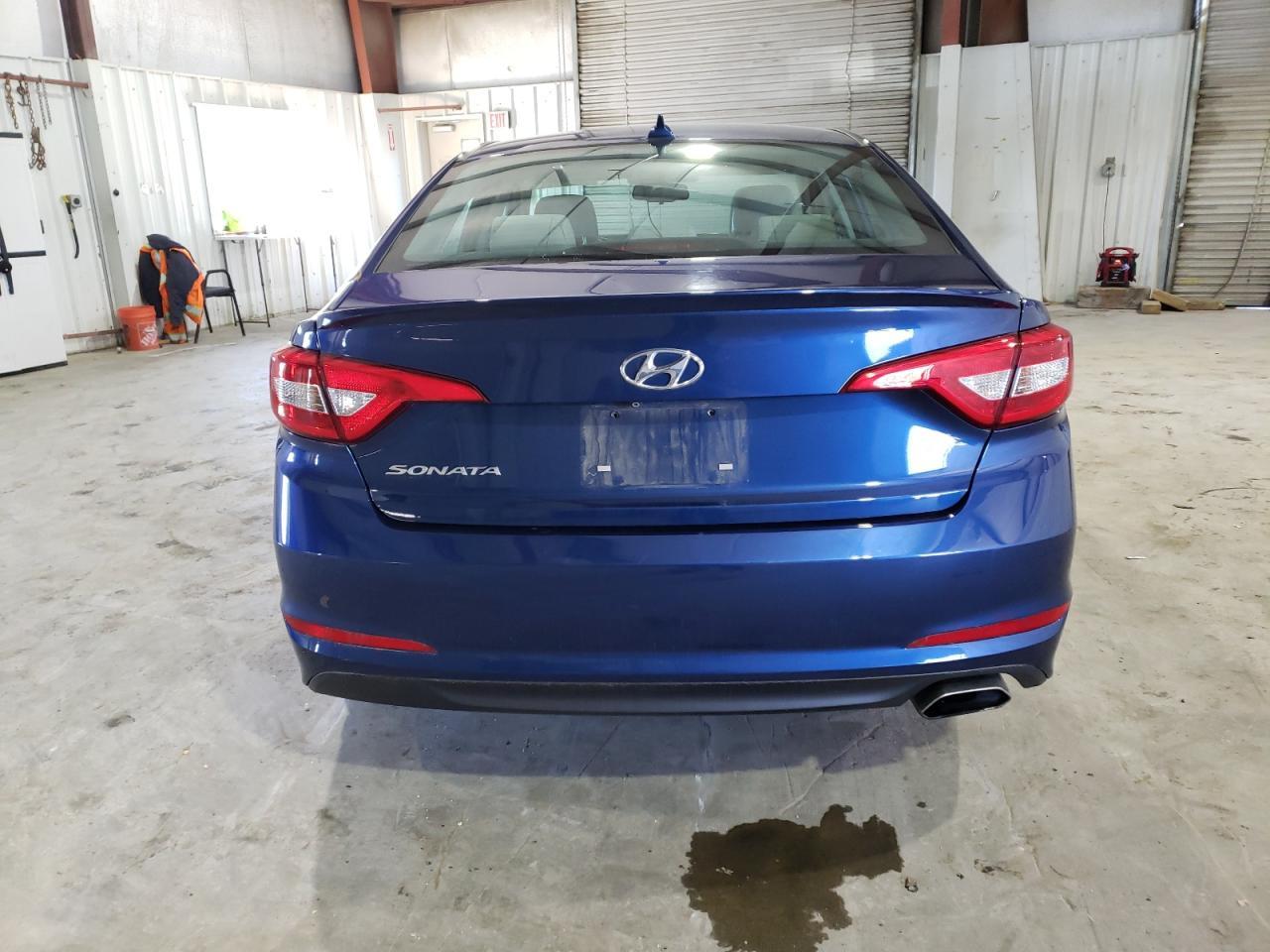 2017 HYUNDAI SONATA SE - Image 6