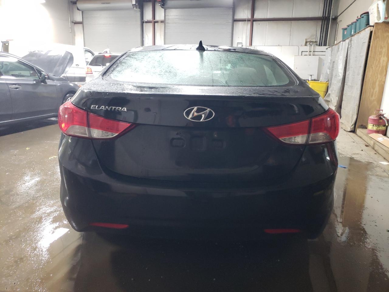 2011 HYUNDAI ELANTRA GL - Image 6