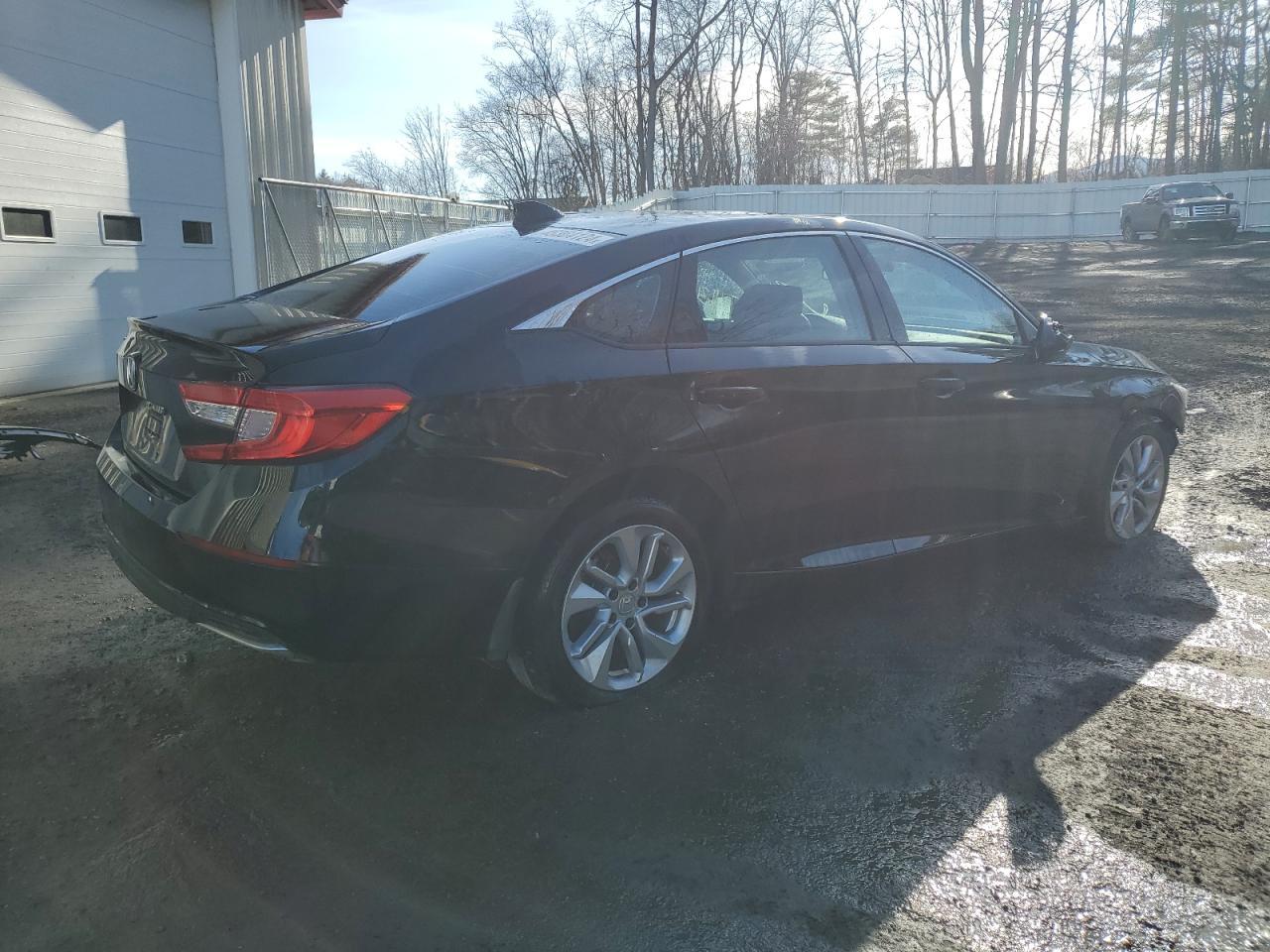 2018 HONDA ACCORD LX - Image 3