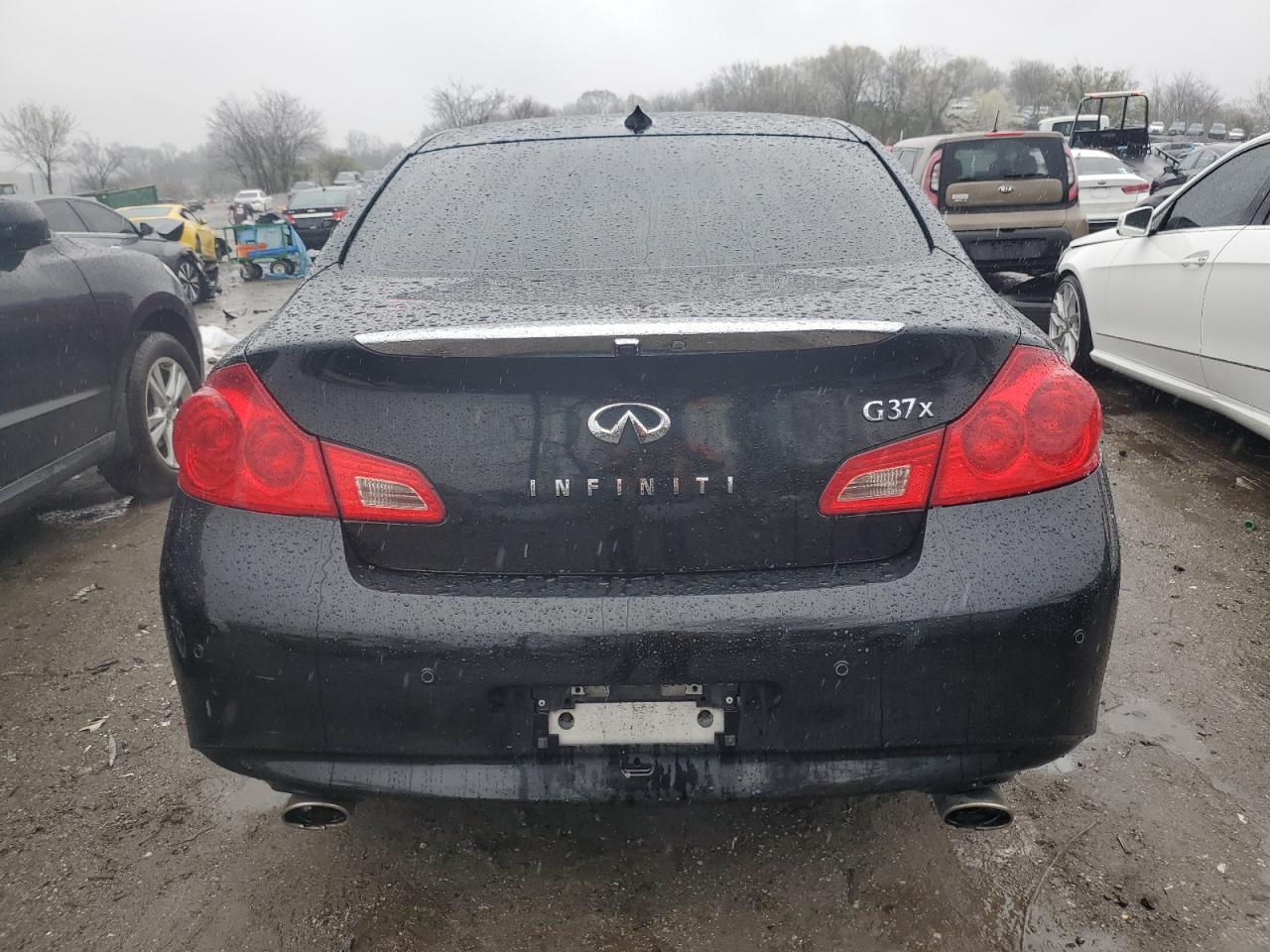 2012 INFINITI G37 - Image 6