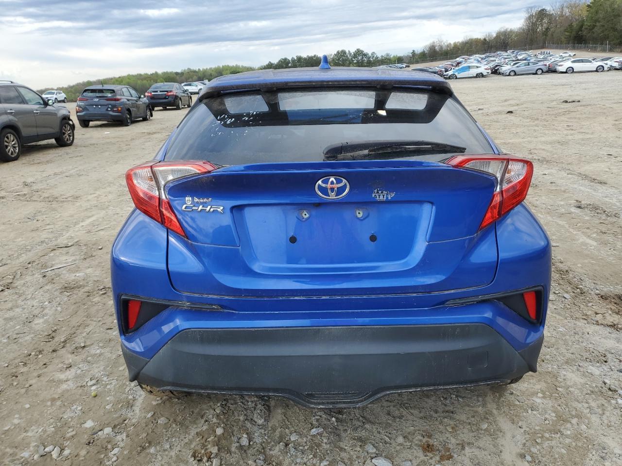 2019 TOYOTA C-HR XLE - Image 6