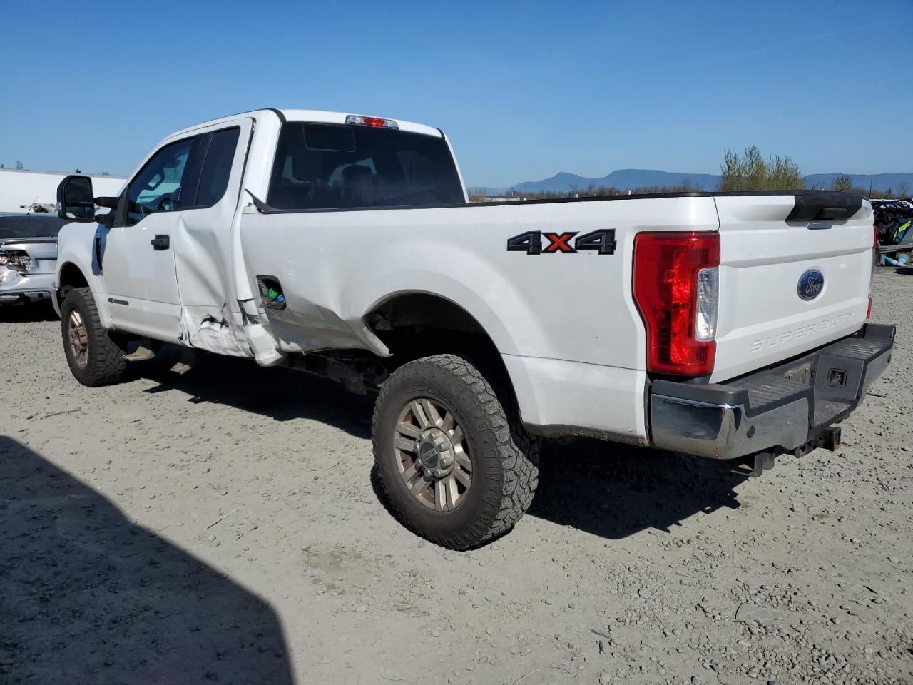 2017 FORD F250 SUPER - Image 2