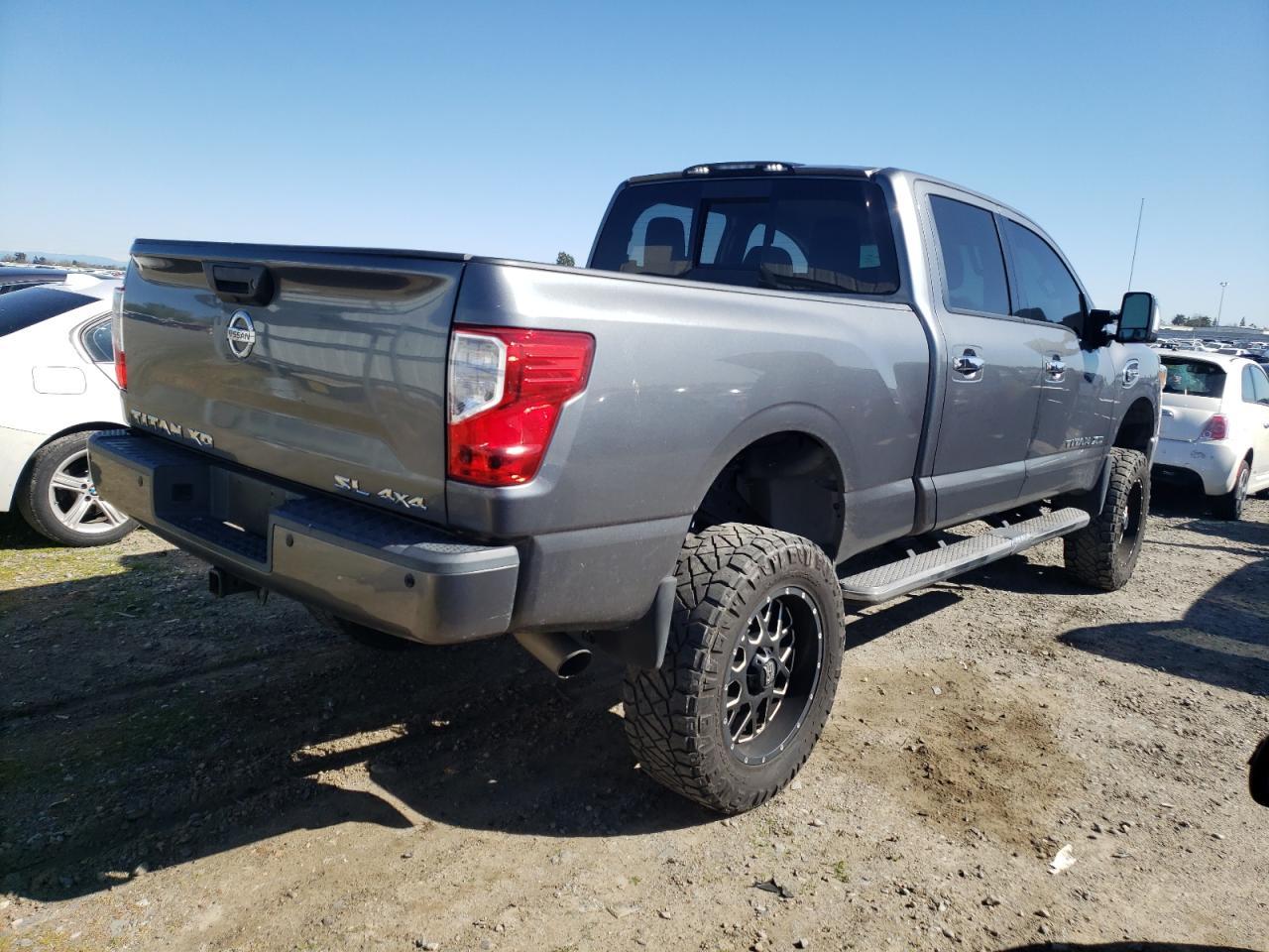 2017 NISSAN TITAN XD S - Фото 3