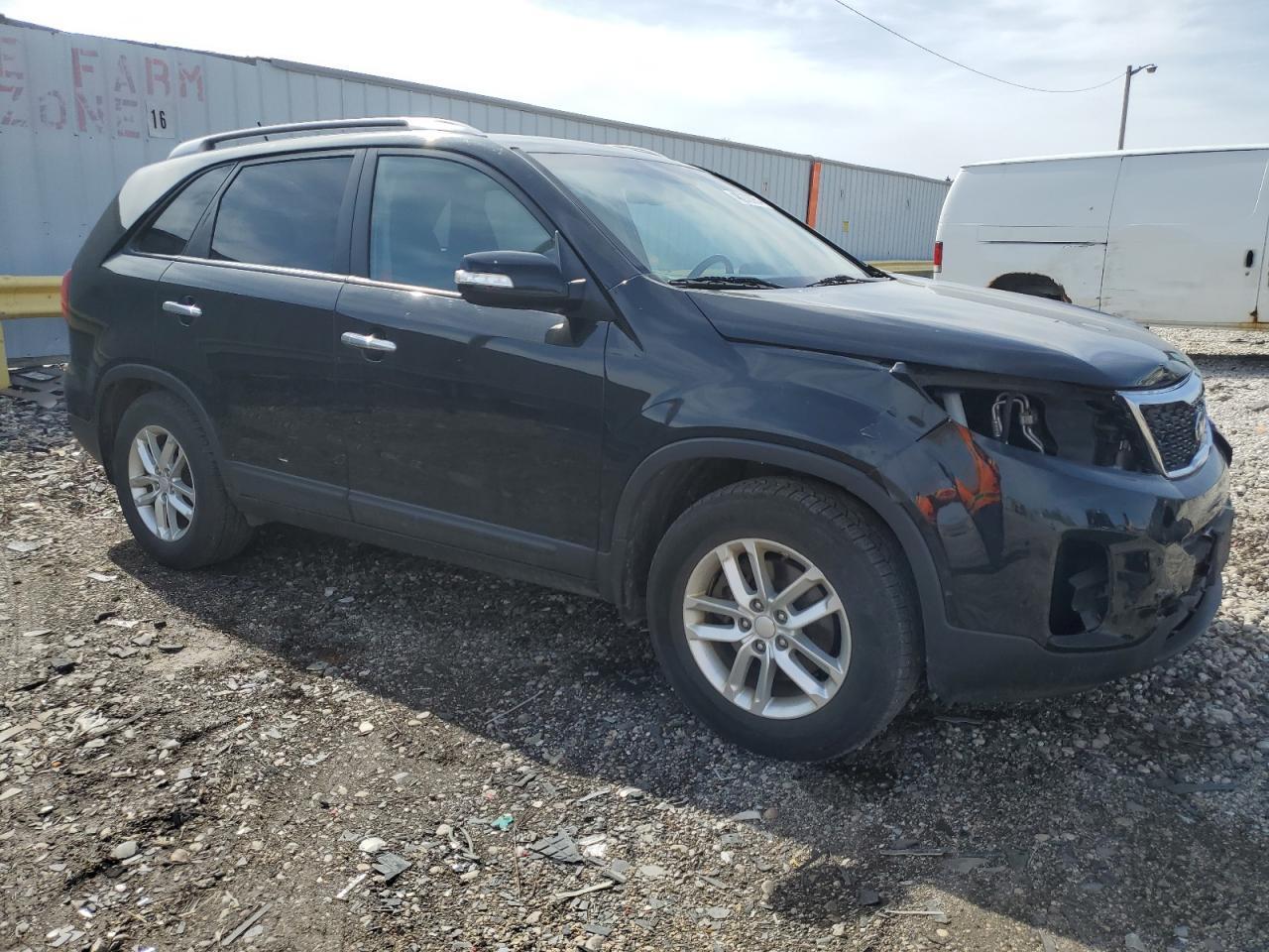 2014 KIA SORENTO LX - Image 4