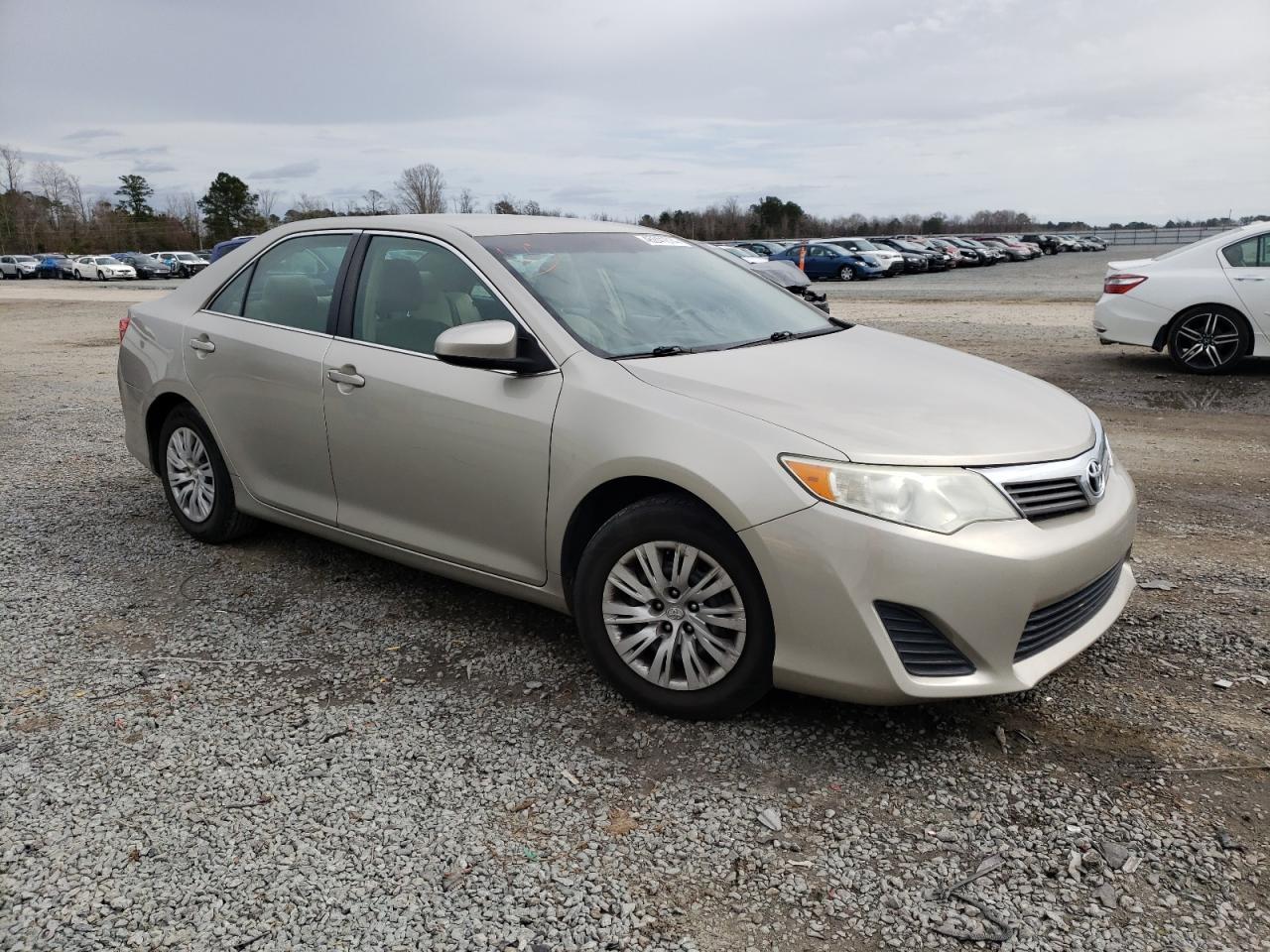 2014 TOYOTA CAMRY L - Фото 4