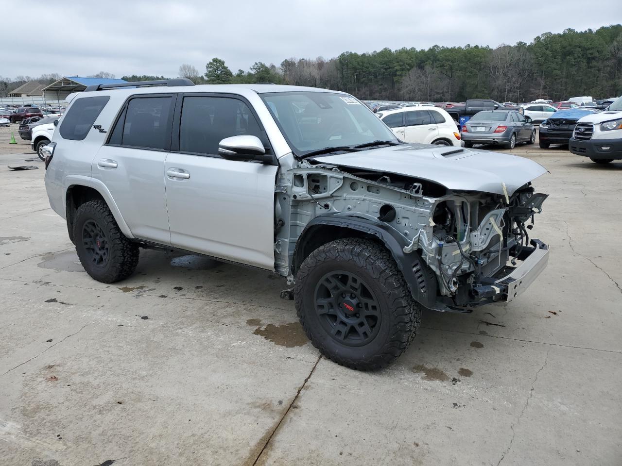 2022 TOYOTA 4RUNNER SR - Image 4
