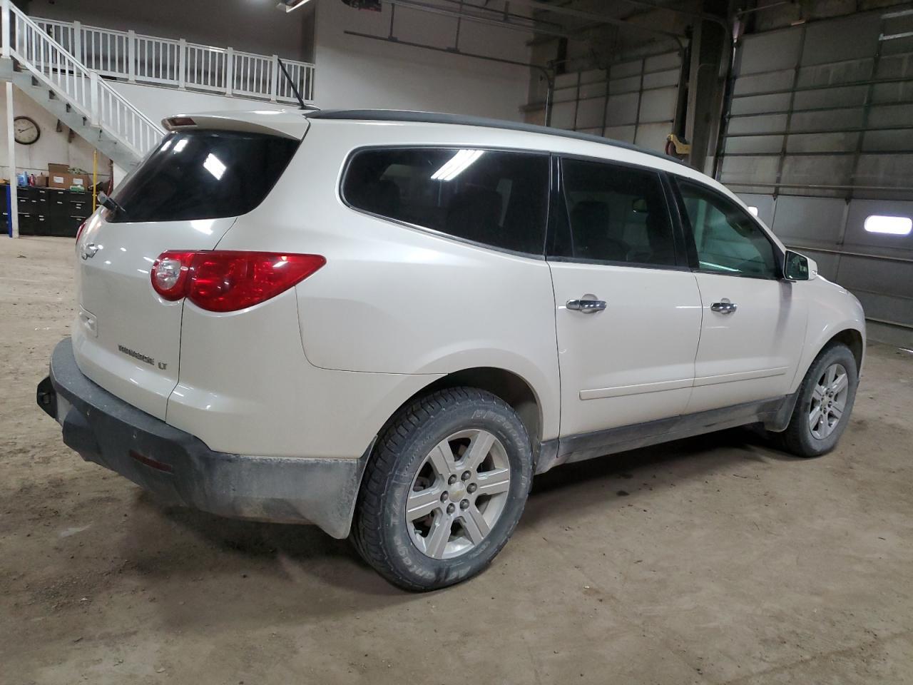 2011 CHEVROLET TRAVERSE L - Image 3