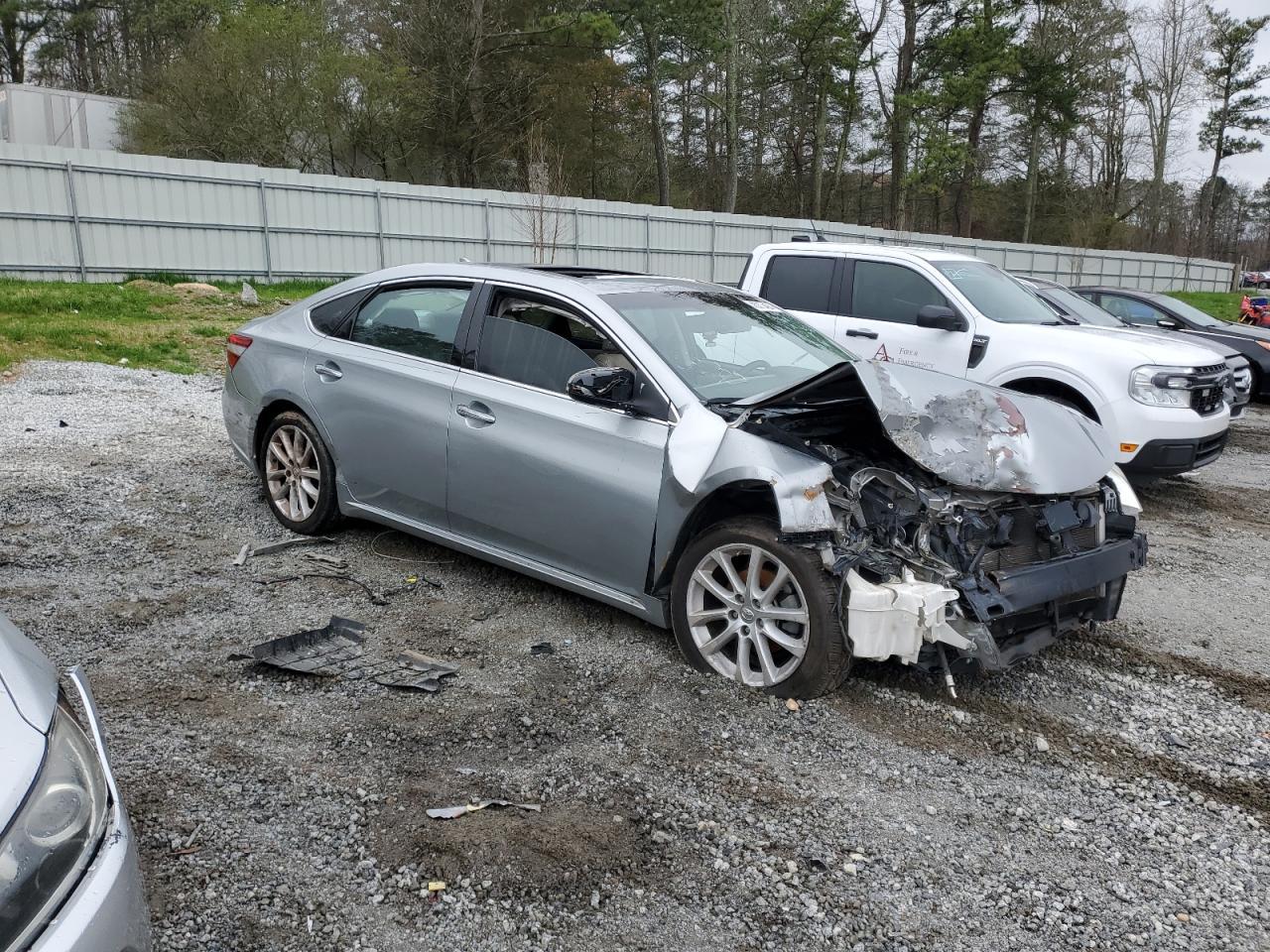 2015 TOYOTA AVALON XLE - Image 4
