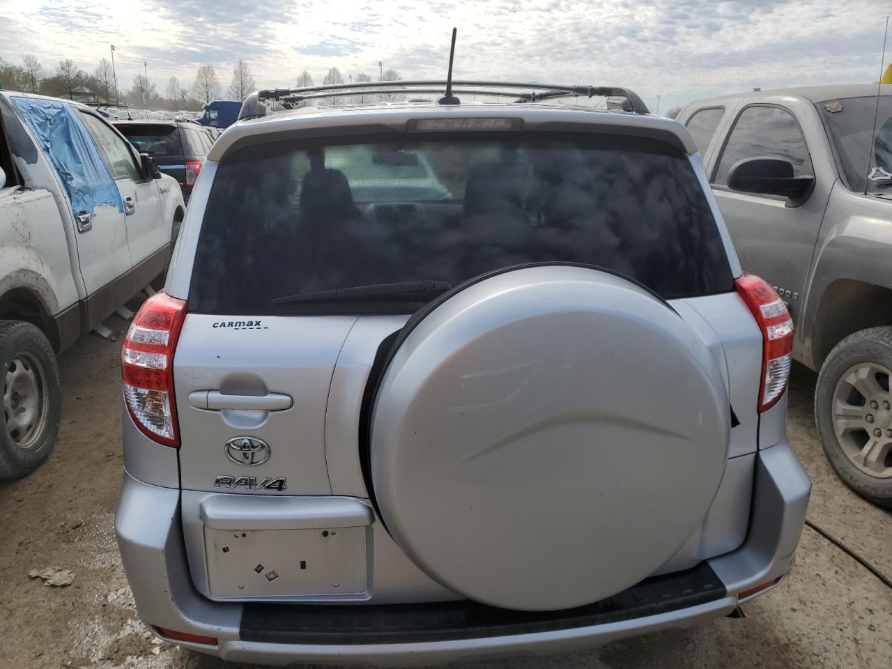 2011 TOYOTA RAV4 - Image 6