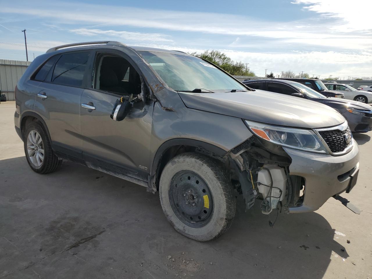 2015 KIA SORENTO LX - Image 4