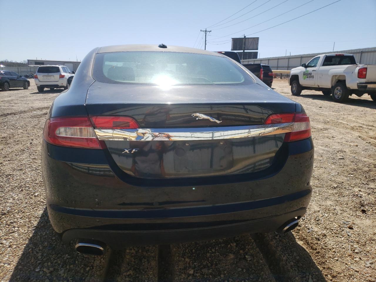 2011 JAGUAR XF - Image 6