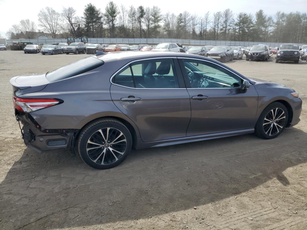 2019 TOYOTA CAMRY L - Фото 3