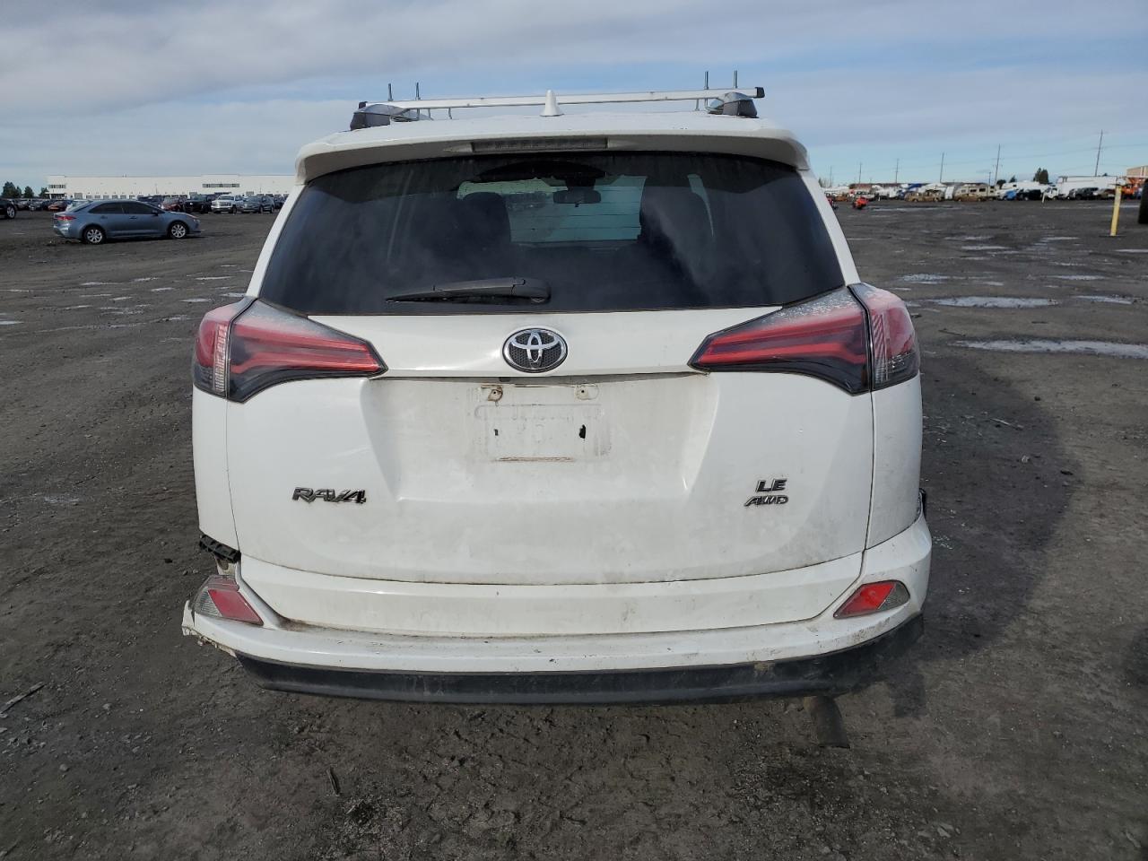 2017 TOYOTA RAV4 LE - Image 6