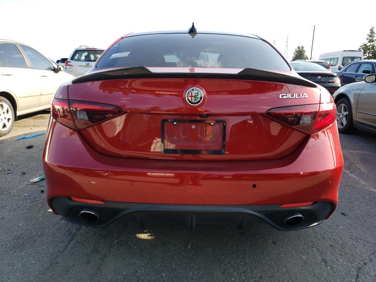 2017 ALFA ROMEO GIULIA TI - Фото 6