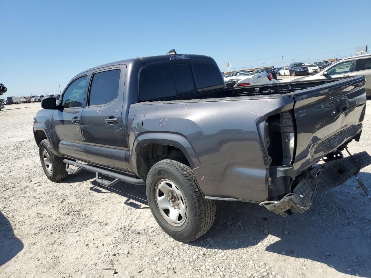 2017 TOYOTA TACOMA DOU - Фото 2