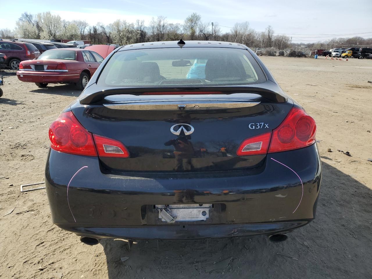 2012 INFINITI G37 - Image 6