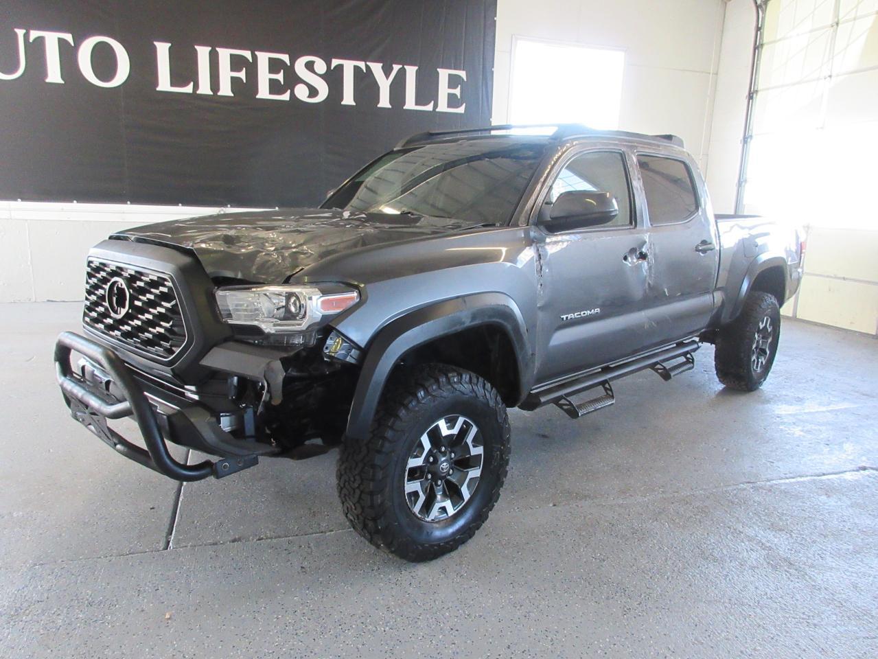 2017 TOYOTA TACOMA DOU - Фото 2