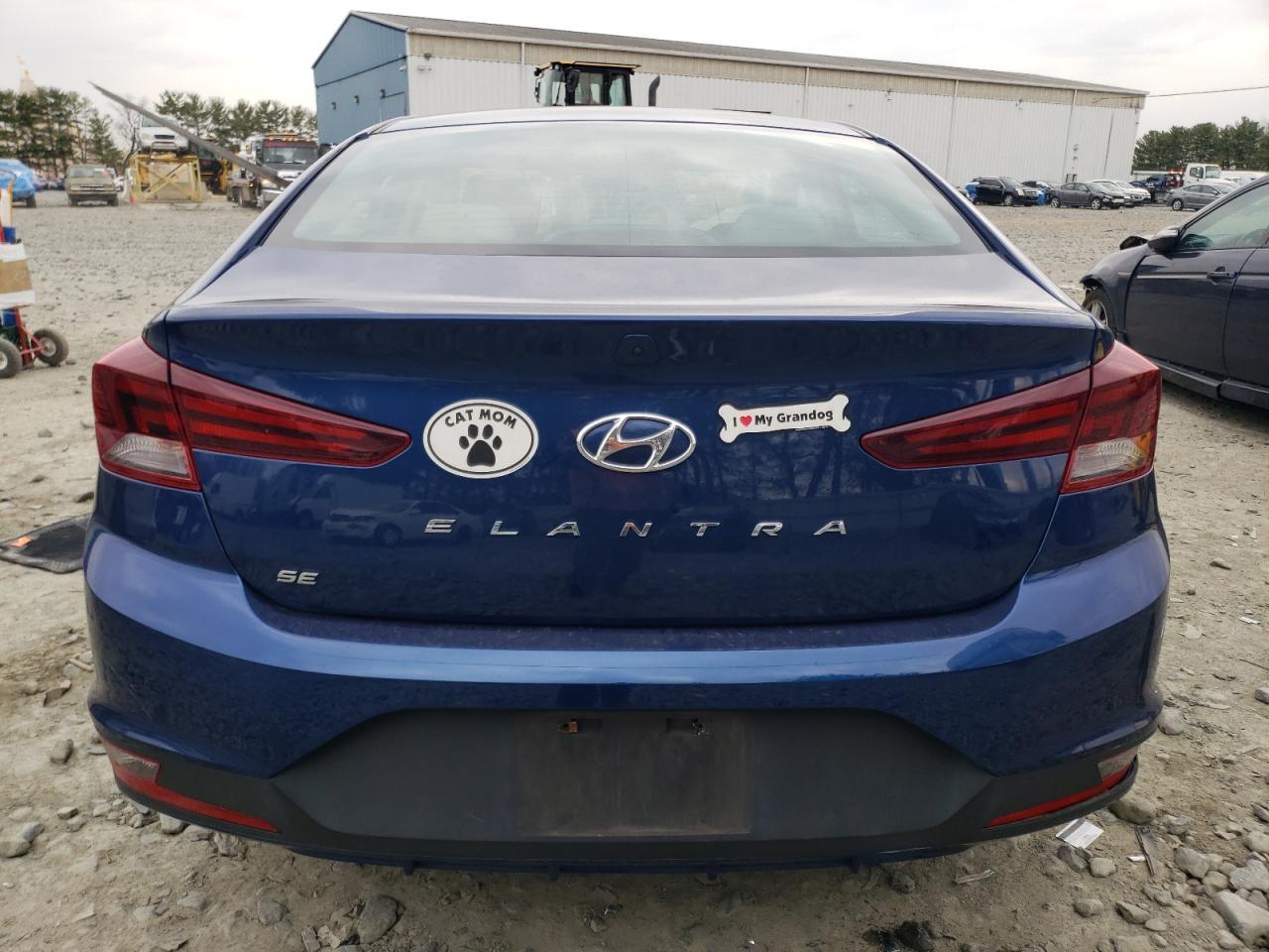 2019 HYUNDAI ELANTRA SE - Image 6