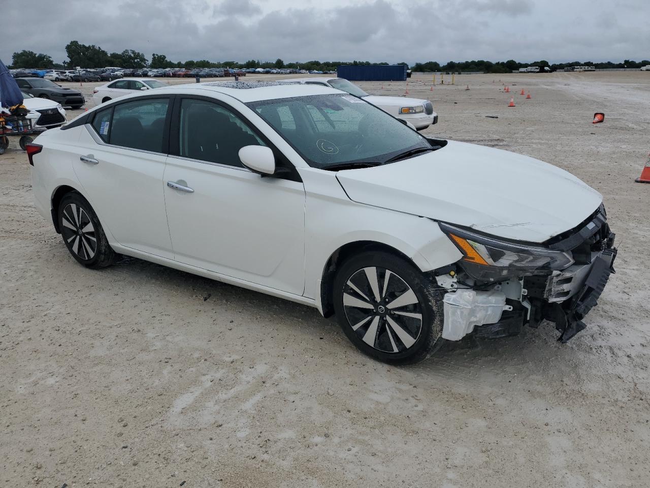 2022 NISSAN ALTIMA SV - Image 4