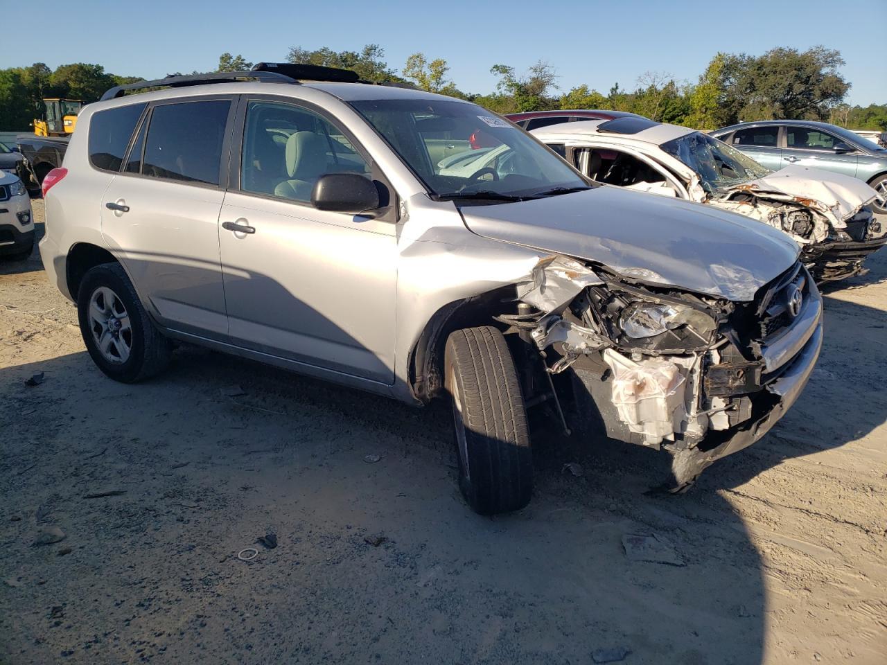 2011 TOYOTA RAV4 - Фото 4