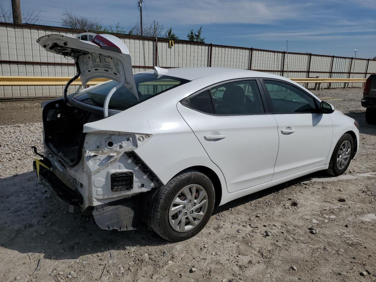 2017 HYUNDAI ELANTRA SE - Image 3